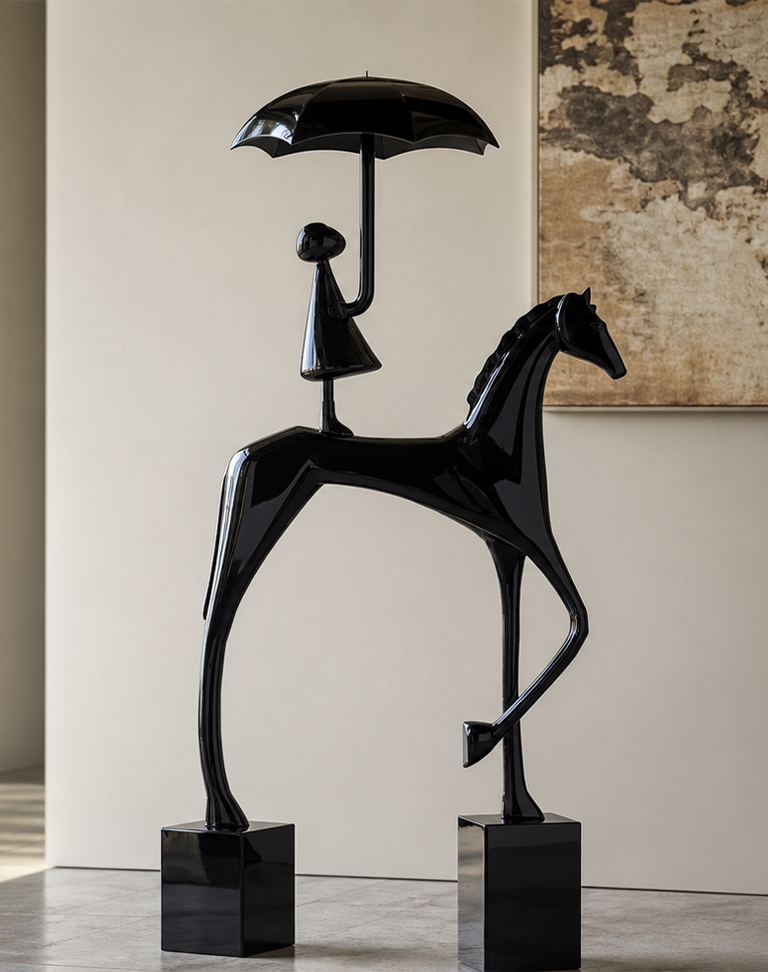 Sculpture abstraite noire représentant un cheval stylisé avec cavalier sous une forme contemporaine